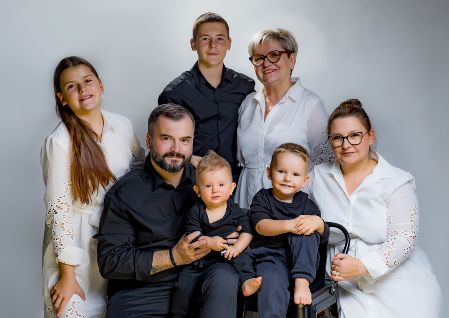 sesja rodzinna w studio w warszawicach